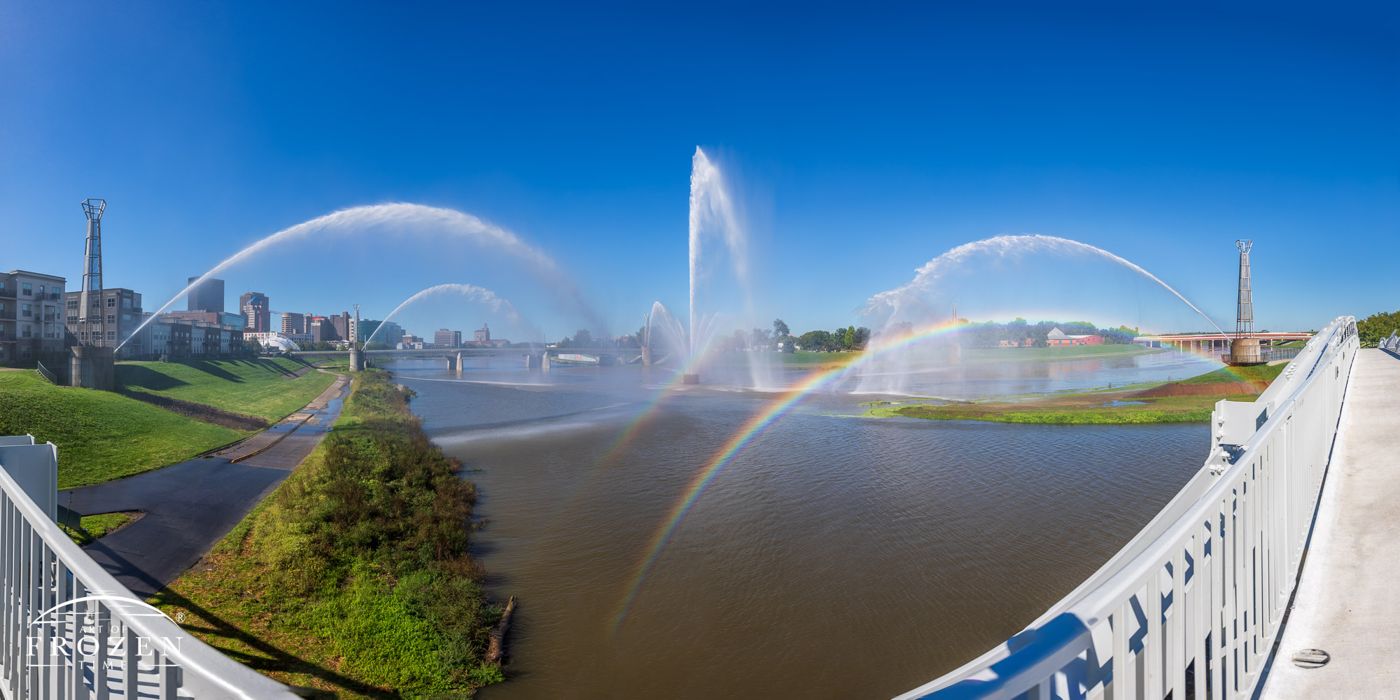 A panoramic view of one of the largest fountains in the world on an incredibly clear day over the Dayton Skyline